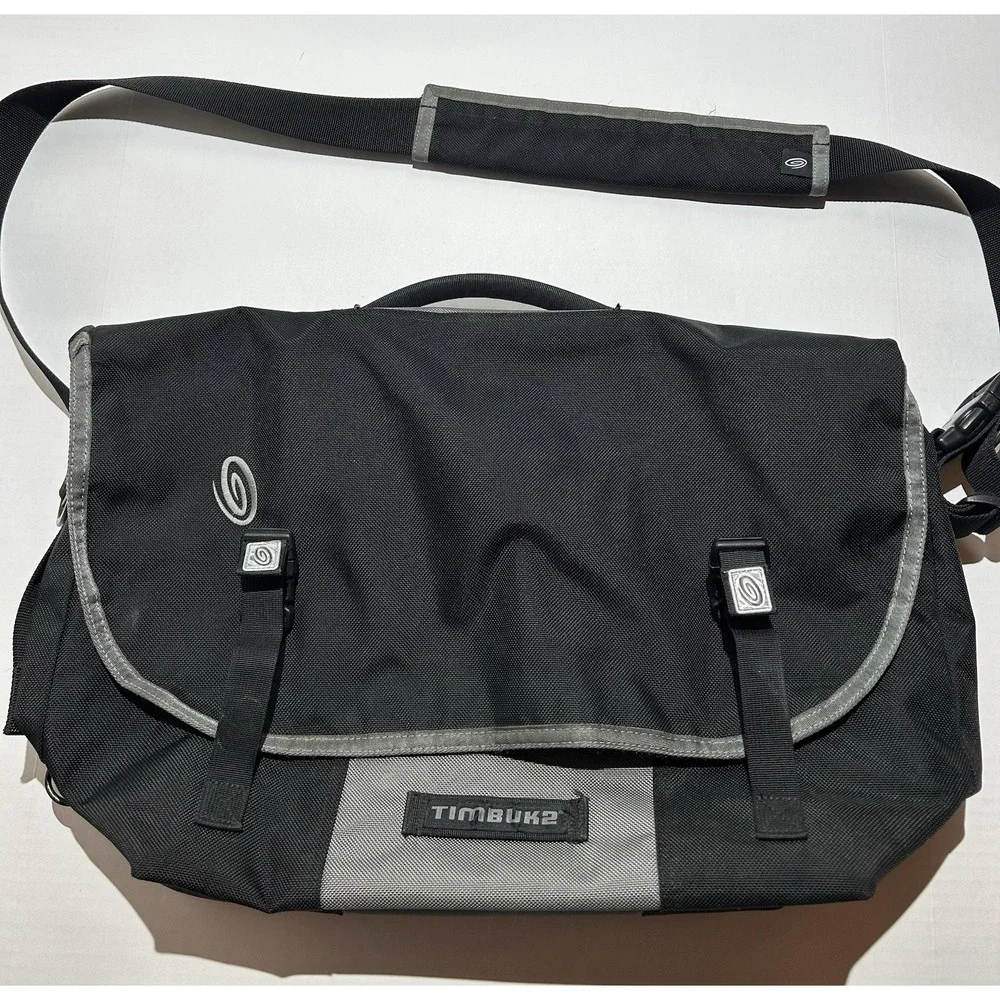 Timbuk2 Black Laptop Travel Duffel Bag Weekender Messenger Crossbody Spacious